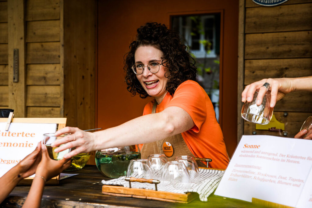 kraeuterfestival-2024-helfer8.jpg
