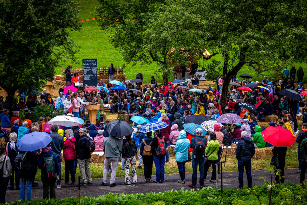 kraeuterfestival-2025-besucher-3.jpg
