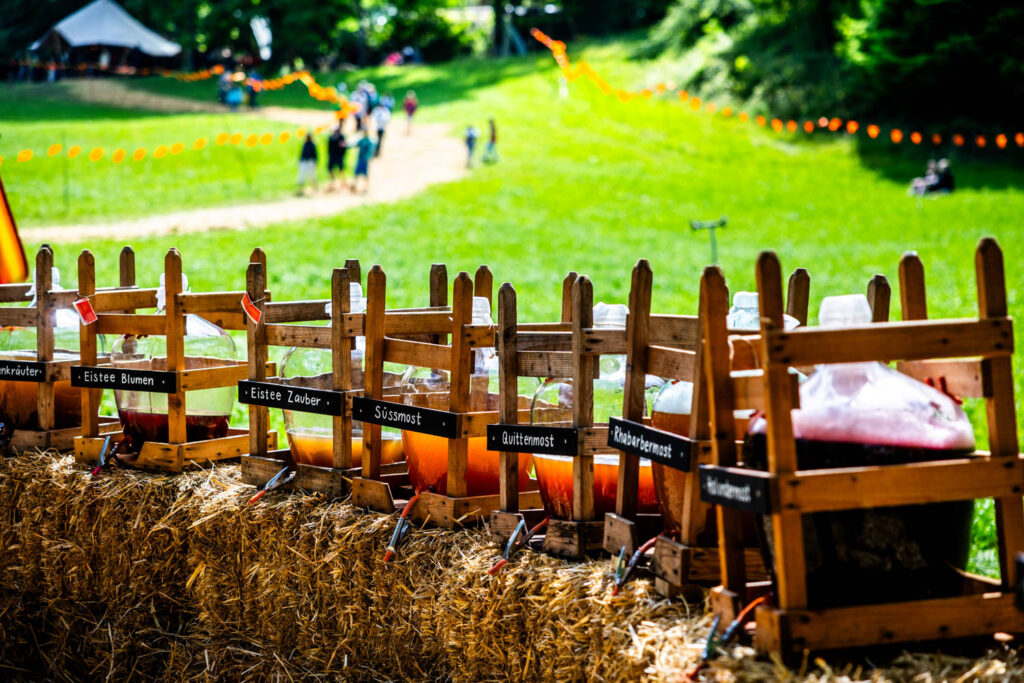 kraeuterfestival-2025-kraeutersirup-station.jpg